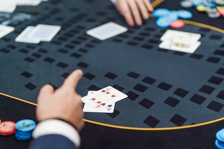 Small ball poker hand selection