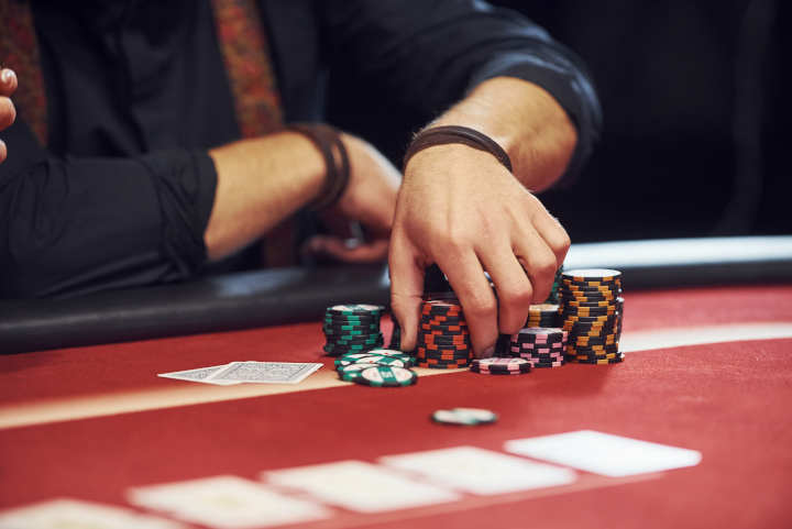 Poker staking in tournaments