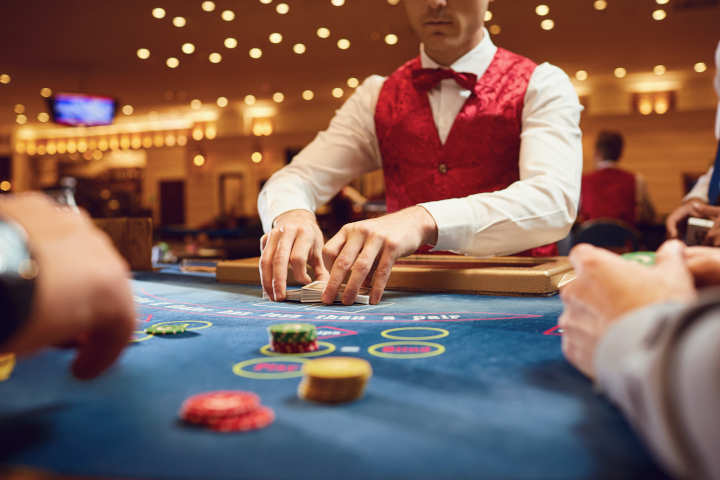 How to play Caribbean stud poker